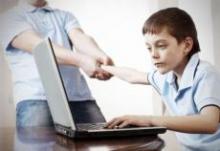 تأثیرات منفی تماشای تلویزیون بر کودکان و راهکارهای مناسب آن