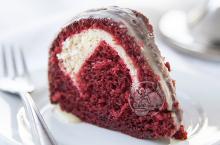 کیک رد ولوت,کیک قرمز,کیک قرمز با کرم پنیری,کیک مخملی قرمز,shabnamha.ir,شبنم همدان,afkl ih,شبنم ها
