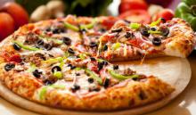 طرز تهیه پیتزا پپرونی در منزل 